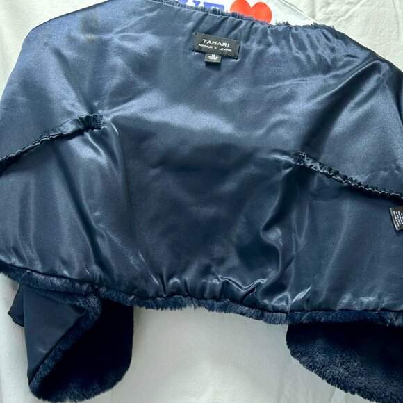 Tahari ASL Womens Medium Navy Faux Fur Lined Capelet Shrug Missing Button AT82 - Picture 6 of 7
